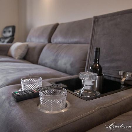 Penthouse Leonarda With Private Parking Apartment Pula Exterior photo