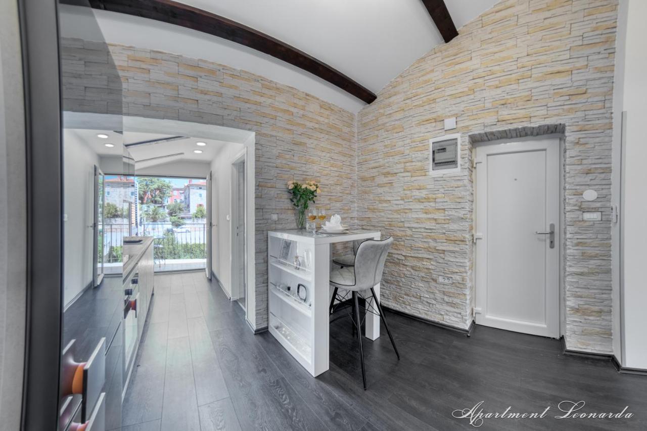 Penthouse Leonarda With Private Parking Apartment Pula Exterior photo