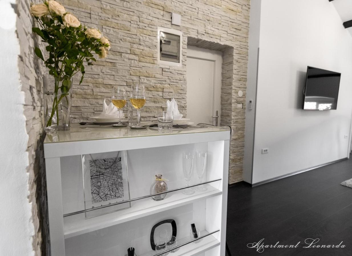 Penthouse Leonarda With Private Parking Apartment Pula Exterior photo