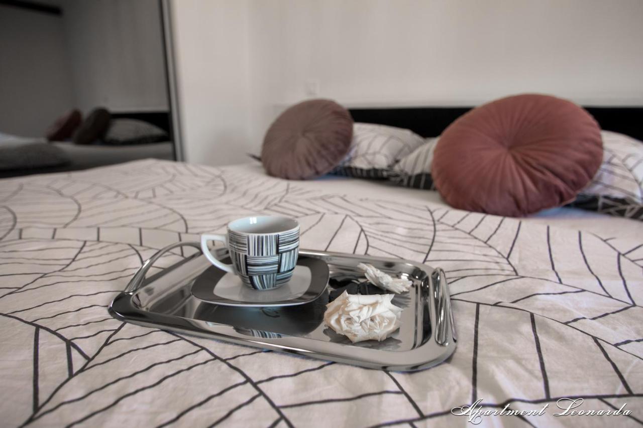 Penthouse Leonarda With Private Parking Apartment Pula Exterior photo