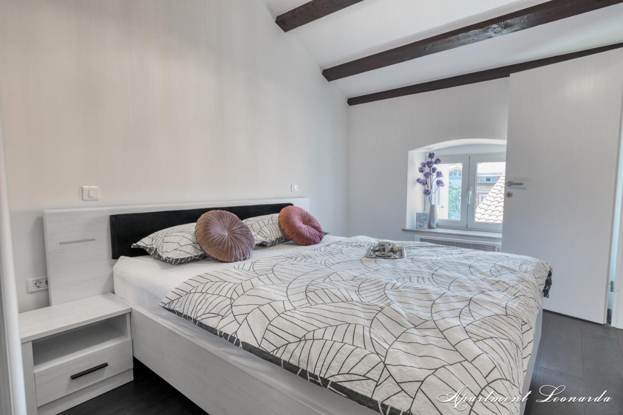 Penthouse Leonarda With Private Parking Apartment Pula Exterior photo
