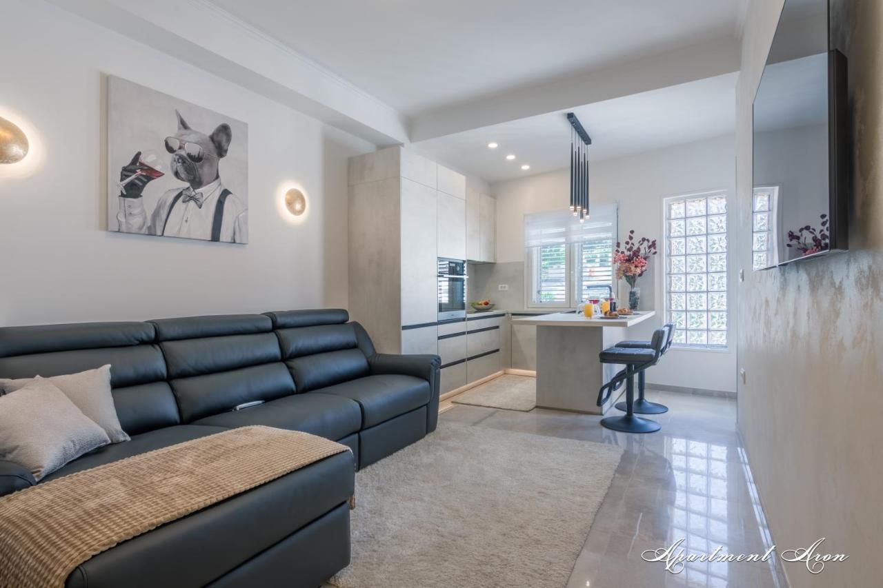 Penthouse Leonarda With Private Parking Apartment Pula Room photo