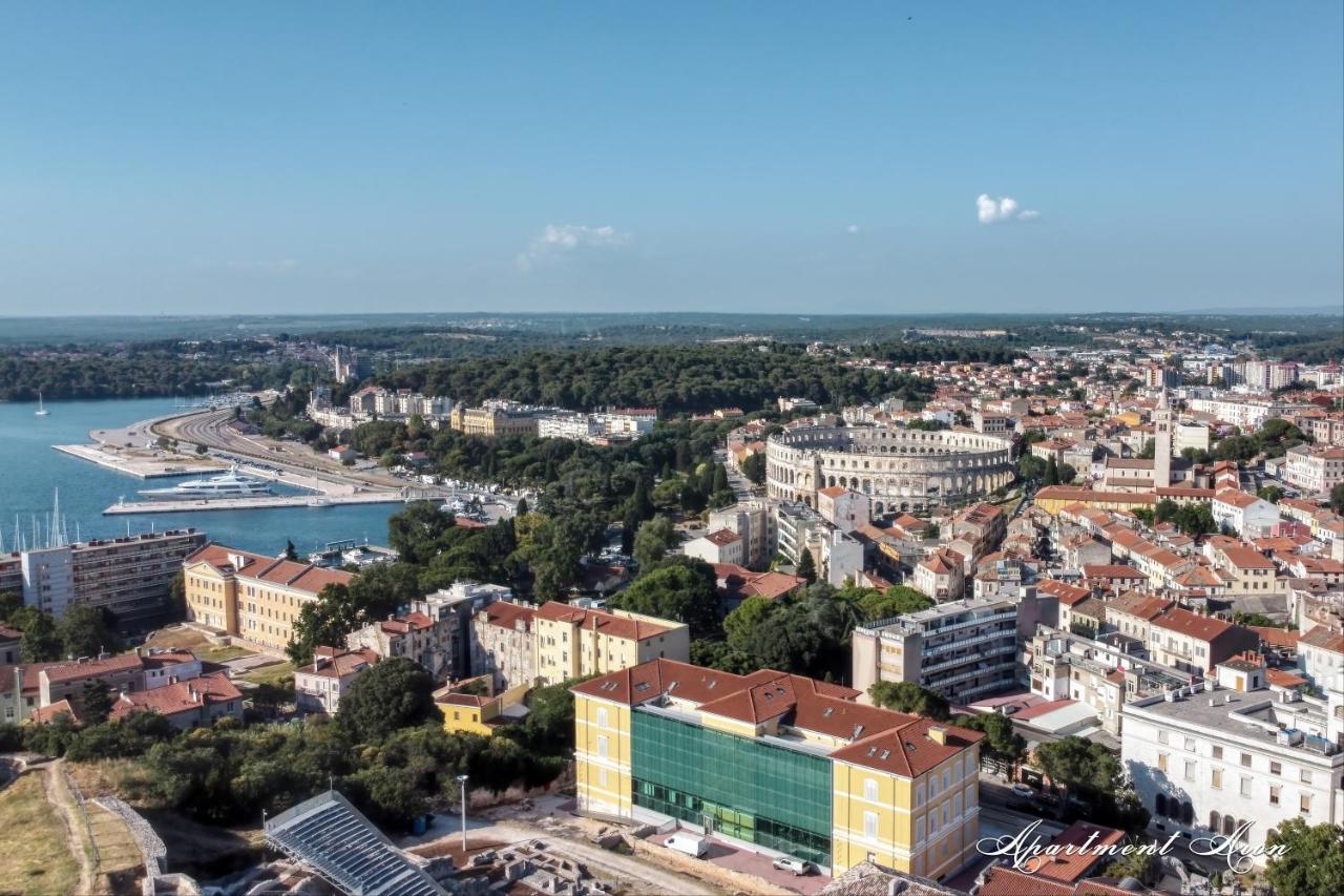 Penthouse Leonarda With Private Parking Apartment Pula Room photo